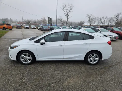 More photos of 2018 Chevrolet Cruze LT at Houdek Auto Center, IA
