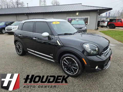 Black 2016 MINI Cooper Countryman S for sale in Marion, IA