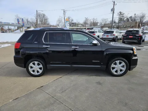 More photos of 2017 GMC Terrain SLT at Houdek Auto Center, IA
