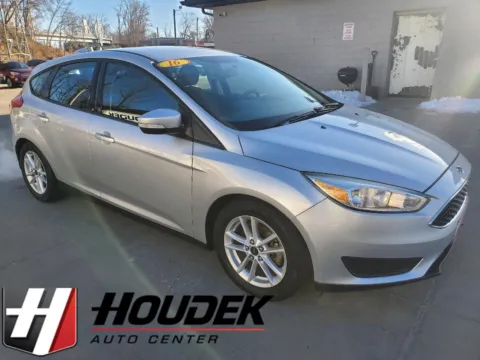 Silver 2016 Ford Focus SE for sale in Marion, IA