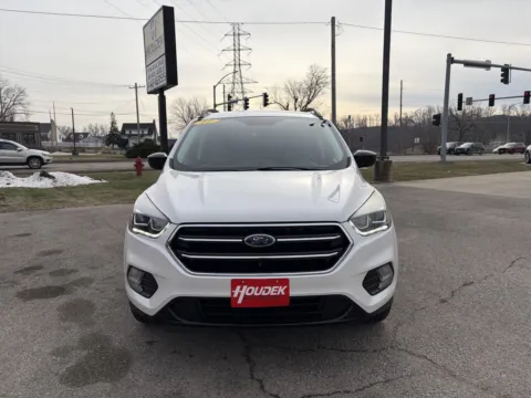 Photos of 2017 Ford Escape SE for sale in Marion, IA at Houdek Auto Center