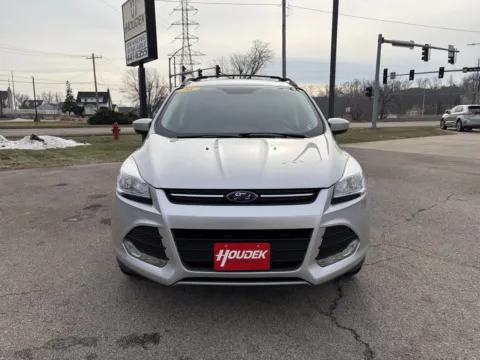 Photos of 2016 Ford Escape SE for sale in Marion, IA at Houdek Auto Center