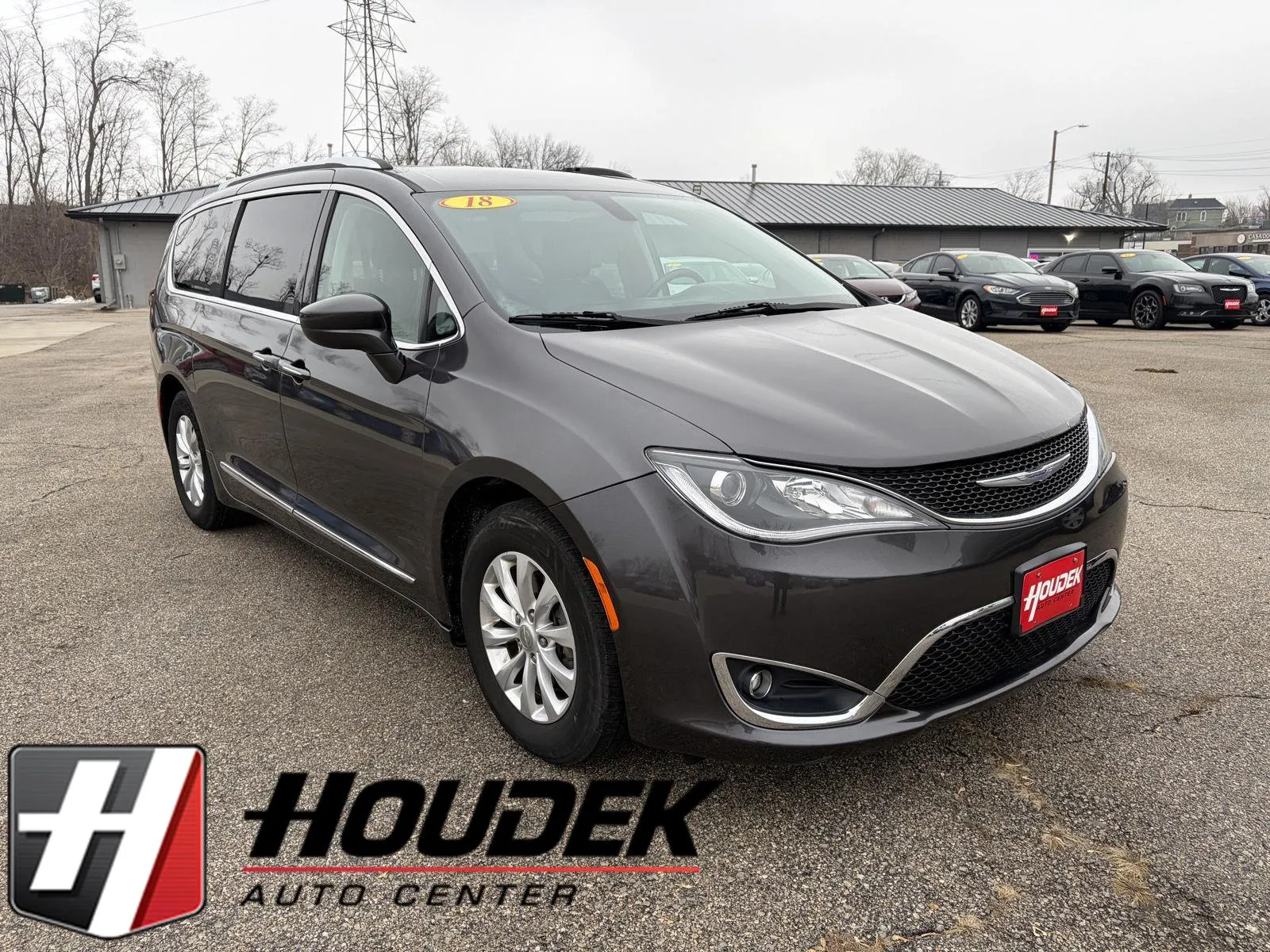 Gray 2018 Chrysler Pacifica Touring L for sale in Marion, IA