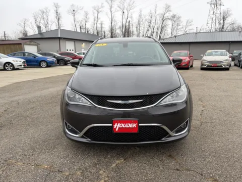 Photos of 2018 Chrysler Pacifica Touring L for sale in Marion, IA at Houdek Auto Center