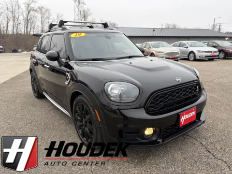Black 2019 MINI Countryman Cooper S for sale in Marion, IA