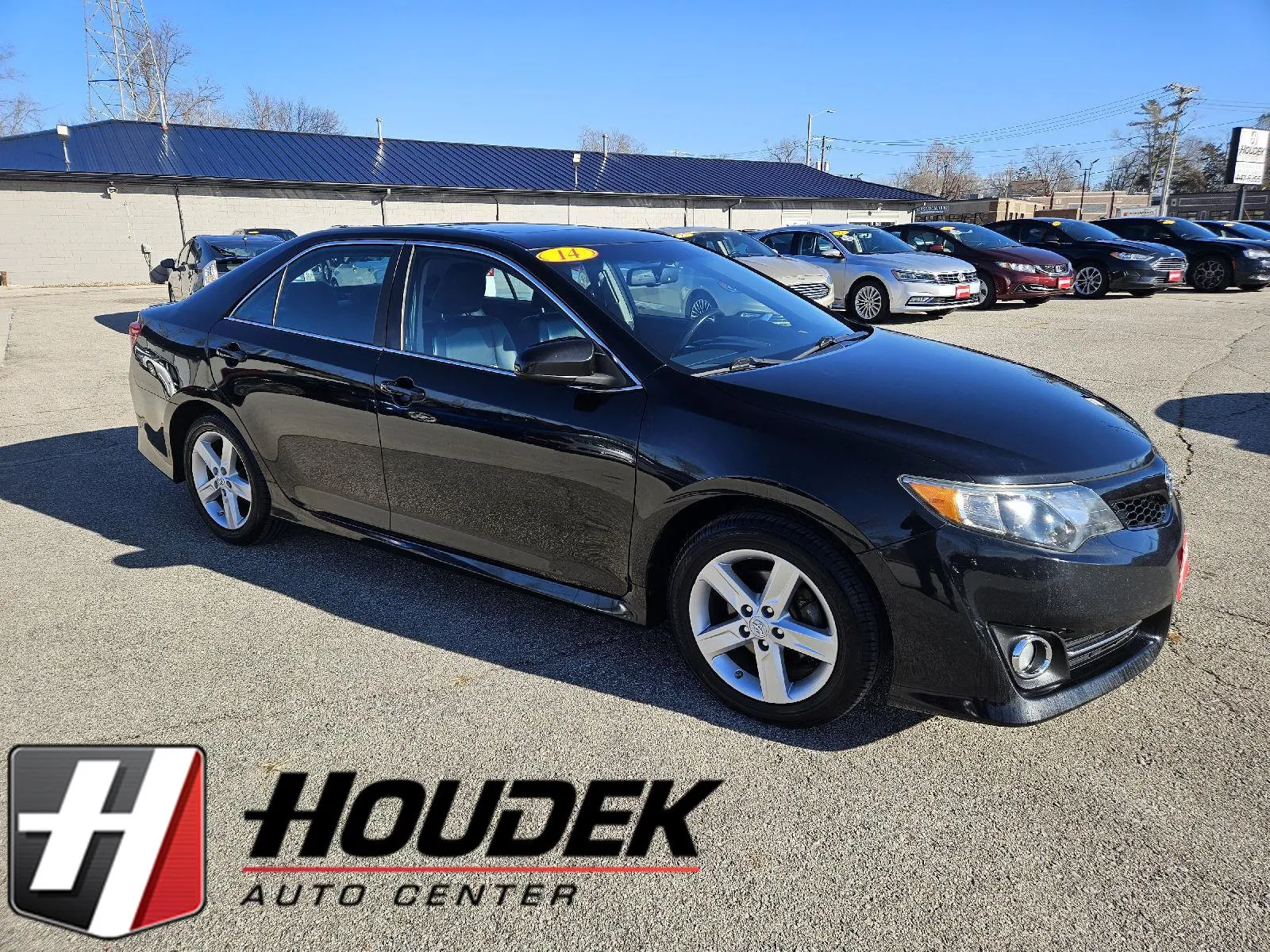 Black 2014 Toyota Camry SE for sale in Marion, IA