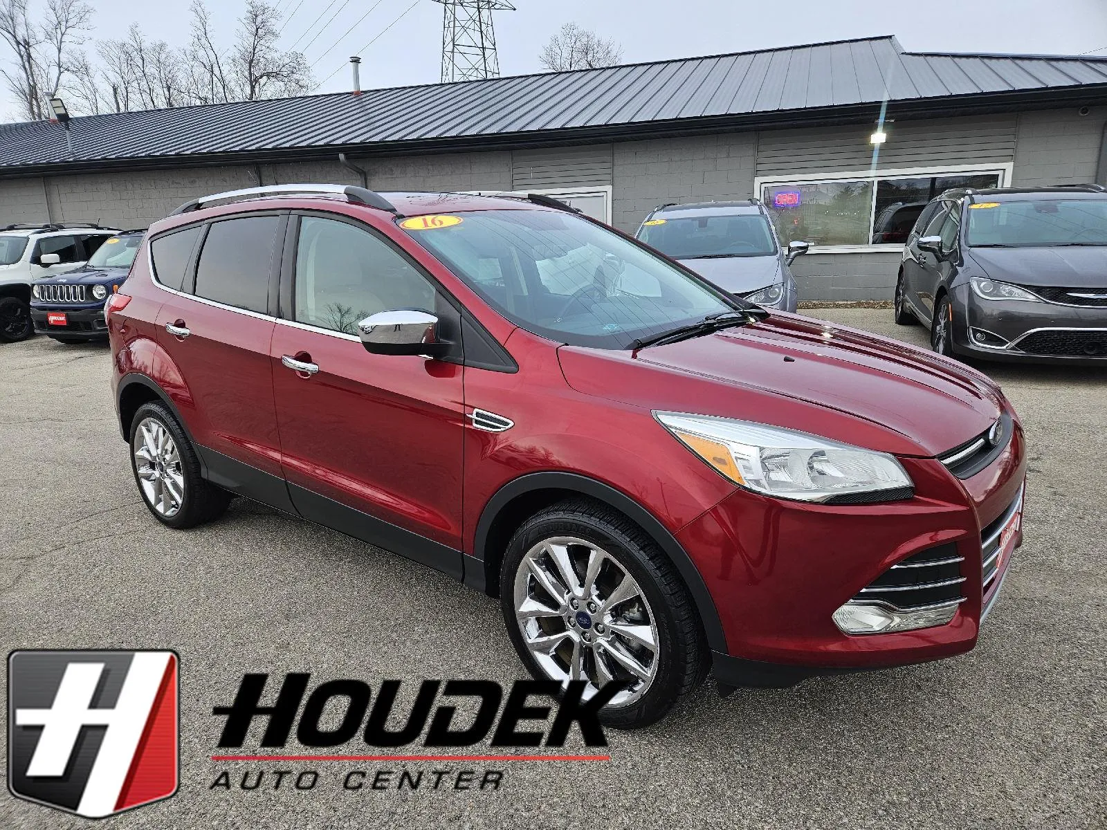 Red 2016 Ford Escape SE for sale in Marion, IA