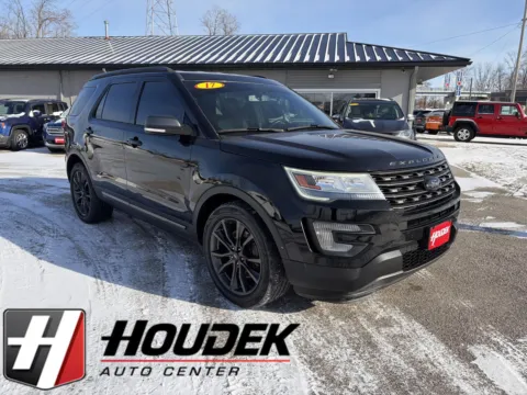Black 2017 Ford Explorer XLT for sale in Marion, IA