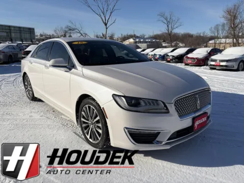 White 2018 Lincoln MKZ Premiere for sale in Marion, IA
