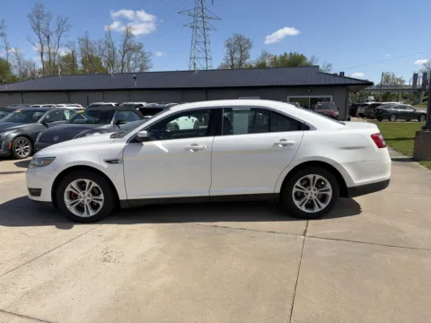 More photos of 2014 Ford Taurus SEL at Houdek Auto Center, IA