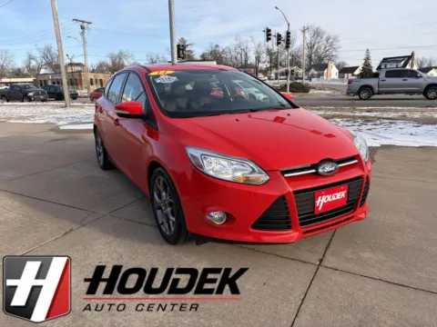 Red 2014 Ford Focus SE for sale in Marion, IA