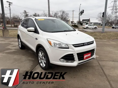 White 2015 Ford Escape Titanium for sale in Marion, IA
