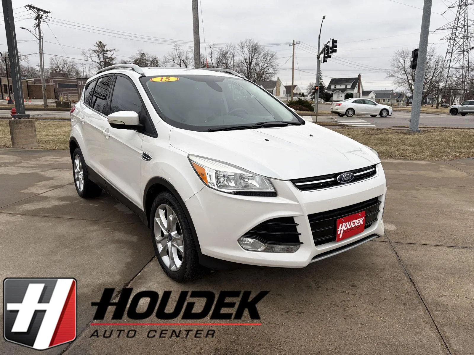 White 2015 Ford Escape Titanium for sale in Marion, IA