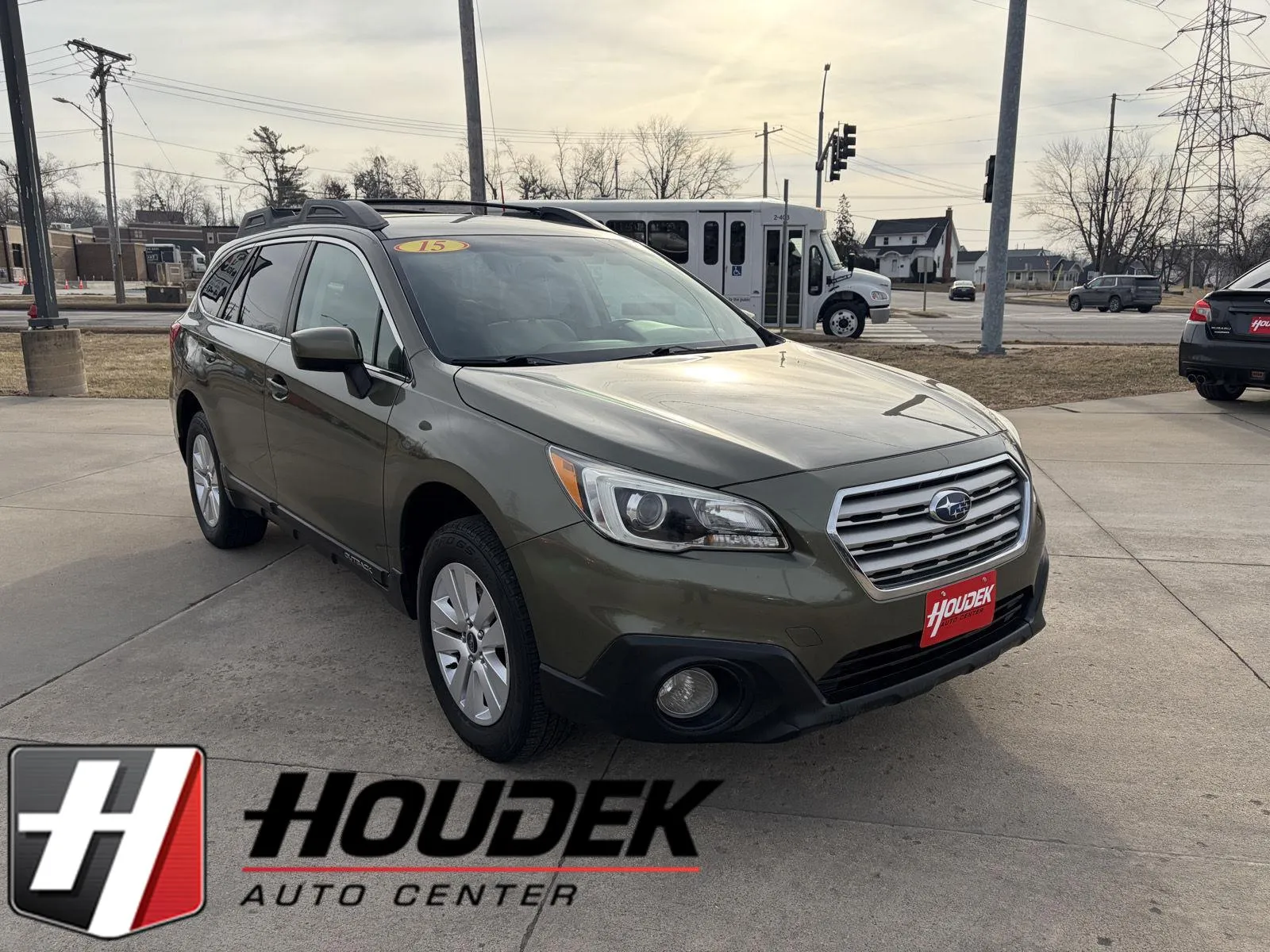 Green 2015 Subaru Outback 2.5i Premium for sale in Marion, IA