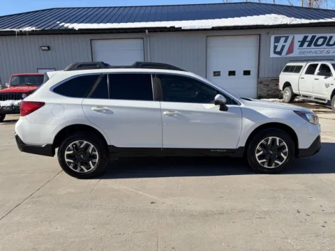 More photos of 2018 Subaru Outback Premium at Houdek Auto Center, IA