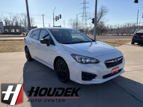 White 2017 Subaru Impreza 2.0i CVT 5-Door for sale in Marion, IA