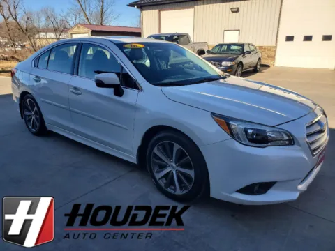 White 2016 Subaru Legacy 2.5i Limited for sale in Marion, IA