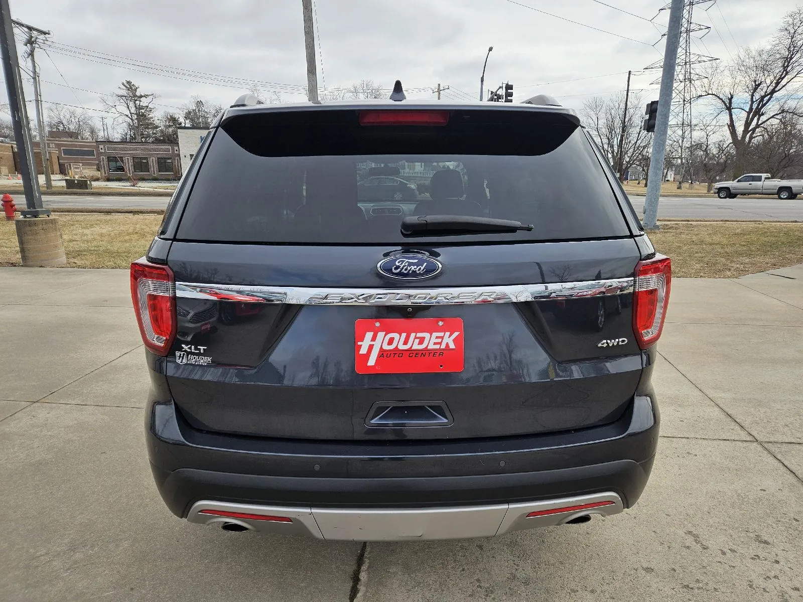 2017 Ford Explorer XLT - Photo 7
