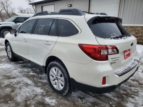 More photos of 2017 Subaru Outback 2.5i at Houdek Auto Center, IA