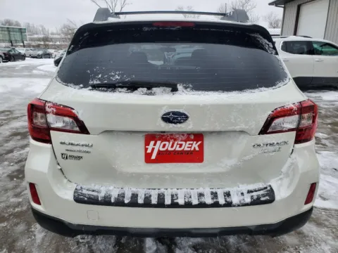 More photos of 2017 Subaru Outback 2.5i at Houdek Auto Center, IA