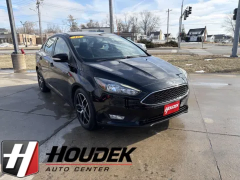 Black 2018 Ford Focus SEL for sale in Marion, IA