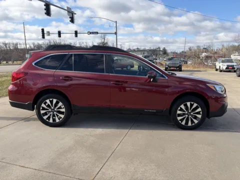 More photos of 2016 Subaru Outback 2.5i Limited at Houdek Auto Center, IA