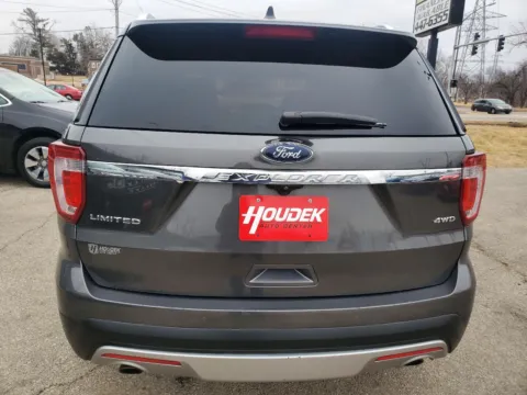 More photos of 2017 Ford Explorer Limited at Houdek Auto Center, IA