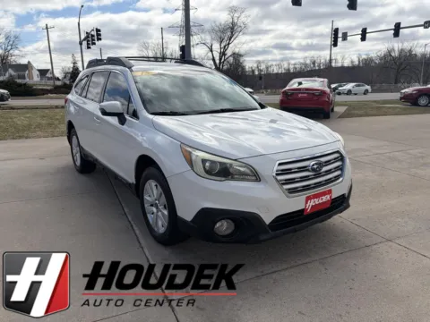 White 2015 Subaru Outback 2.5i Premium for sale in Marion, IA
