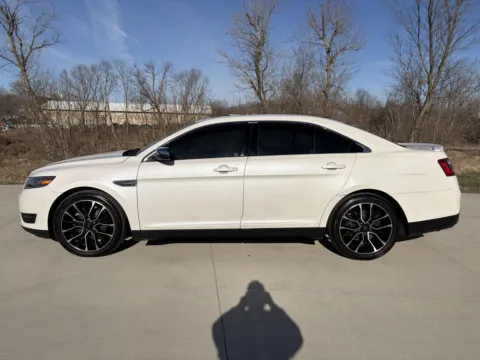 More photos of 2017 Ford Taurus Limited at Houdek Auto Center, IA