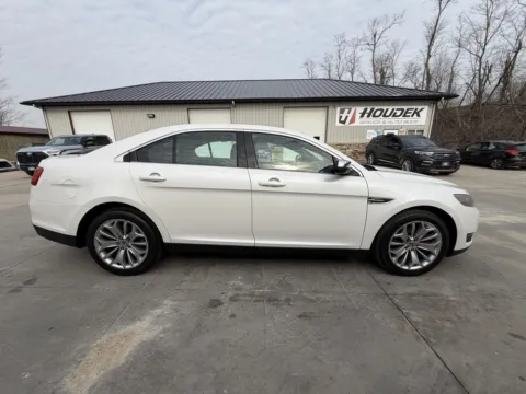 More photos of 2014 Ford Taurus Limited at Houdek Auto Center, IA