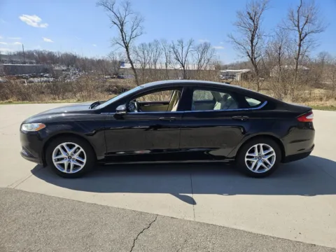 More photos of 2016 Ford Fusion SE at Houdek Auto Center, IA