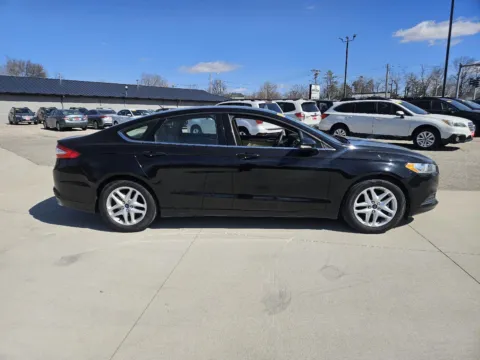 More photos of 2016 Ford Fusion SE at Houdek Auto Center, IA