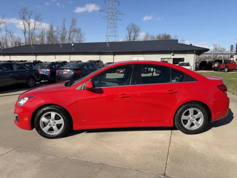 More photos of 2016 Chevrolet Cruze Limited LT at Houdek Auto Center, IA