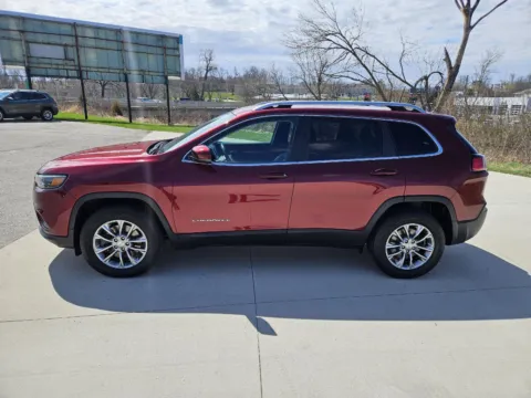 More photos of 2019 Jeep Cherokee Latitude Plus at Houdek Auto Center, IA
