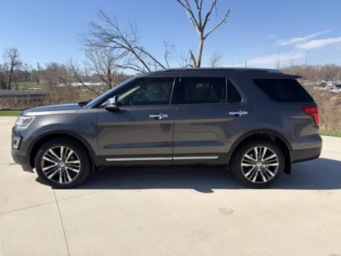 More photos of 2016 Ford Explorer Platinum at Houdek Auto Center, IA