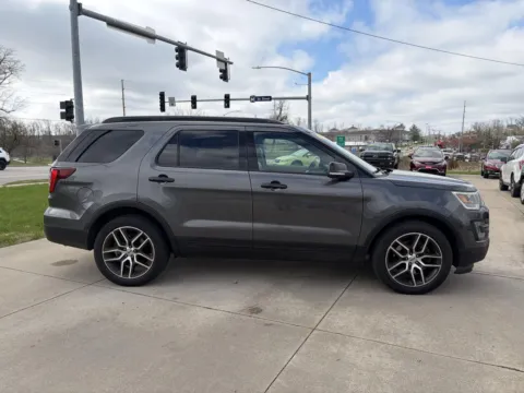 More photos of 2016 Ford Explorer Sport at Houdek Auto Center, IA