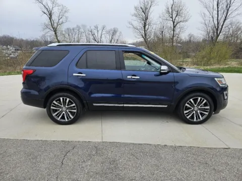More photos of 2016 Ford Explorer Platinum at Houdek Auto Center, IA
