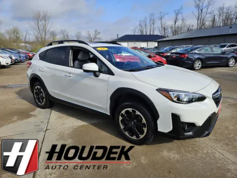 White 2021 Subaru Crosstrek Premium for sale in Marion, IA