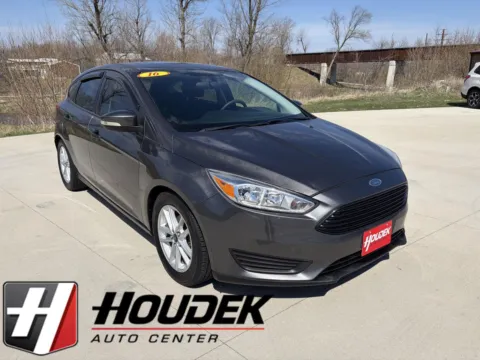 Gray 2016 Ford Focus SE for sale in Marion, IA