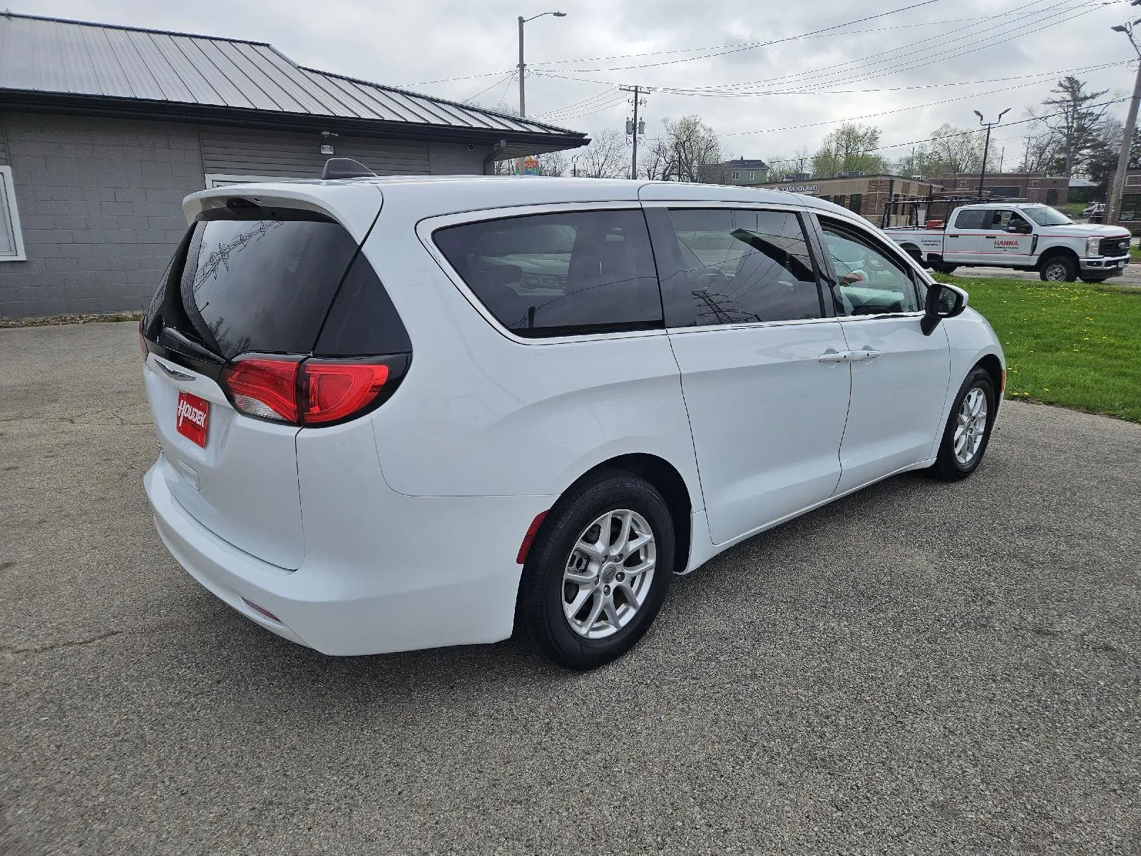 2022 Chrysler Voyager LX - Photo 6