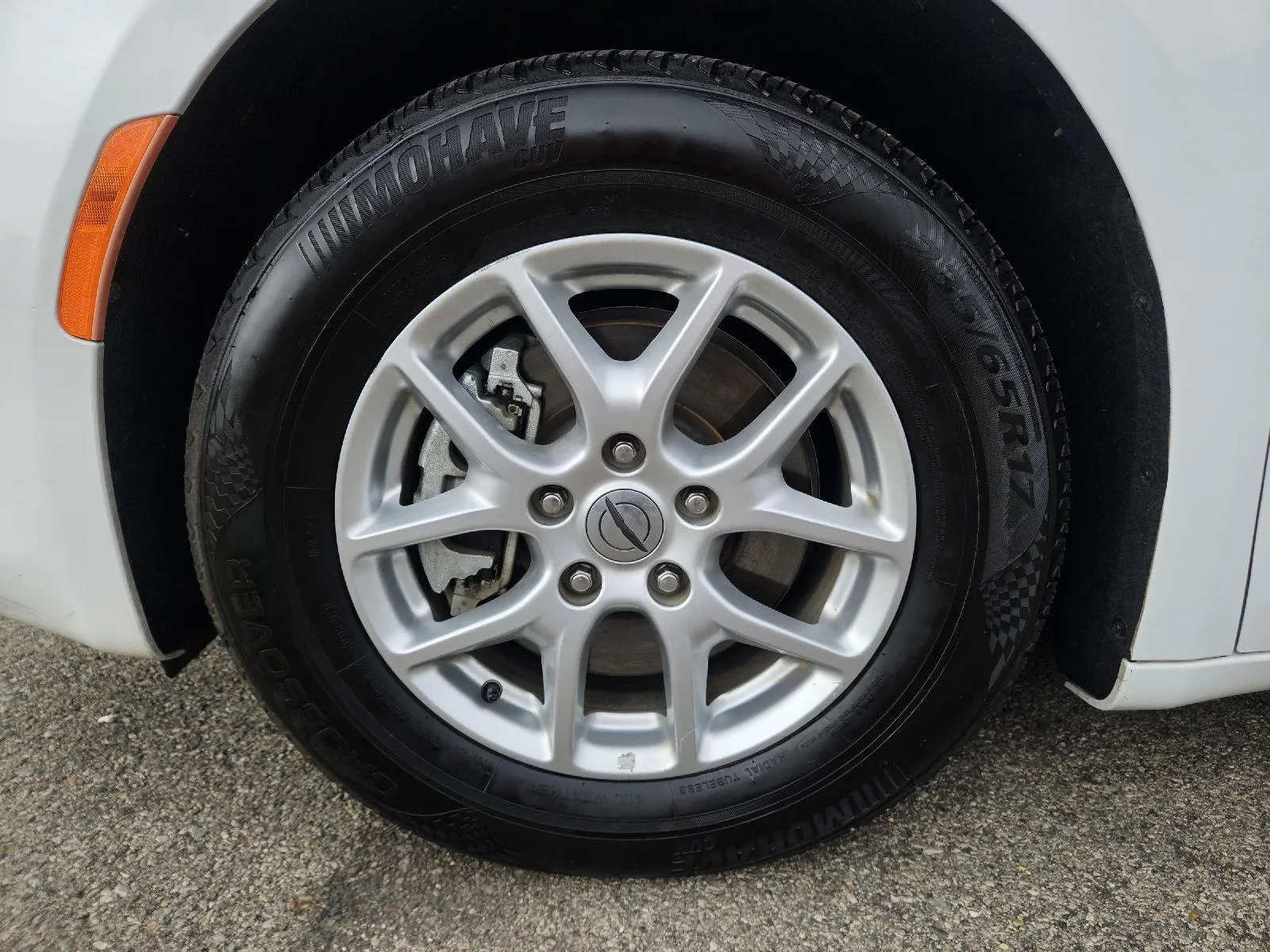 2022 Chrysler Voyager LX - Photo 9