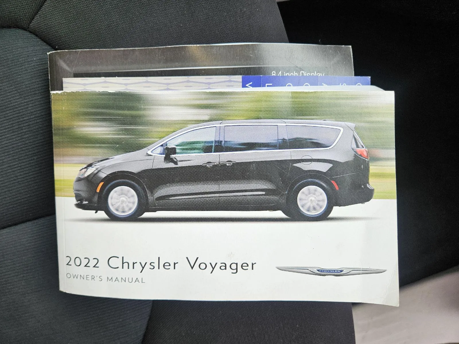 2022 Chrysler Voyager LX - Photo 20