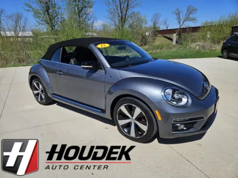 Gray 2015 Volkswagen Beetle Convertible 2.0T R-Line for sale in Marion, IA