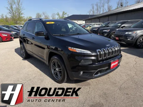 Black 2016 Jeep Cherokee Limited for sale in Marion, IA