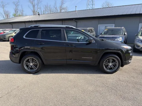 More photos of 2016 Jeep Cherokee Limited at Houdek Auto Center, IA