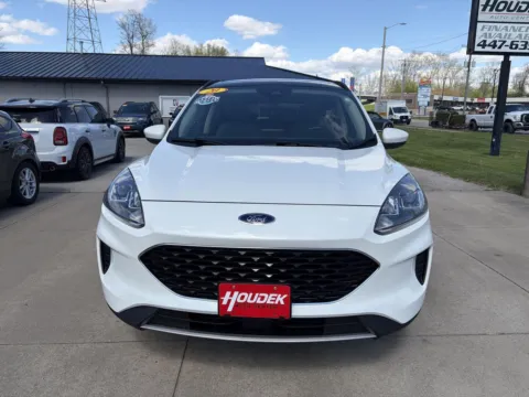 Photos of 2020 Ford Escape SE for sale in Marion, IA at Houdek Auto Center
