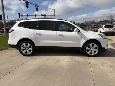 More photos of 2017 Chevrolet Traverse LT at Houdek Auto Center, IA