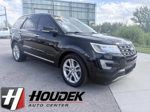 Black 2016 Ford Explorer Limited for sale in Marion, IA