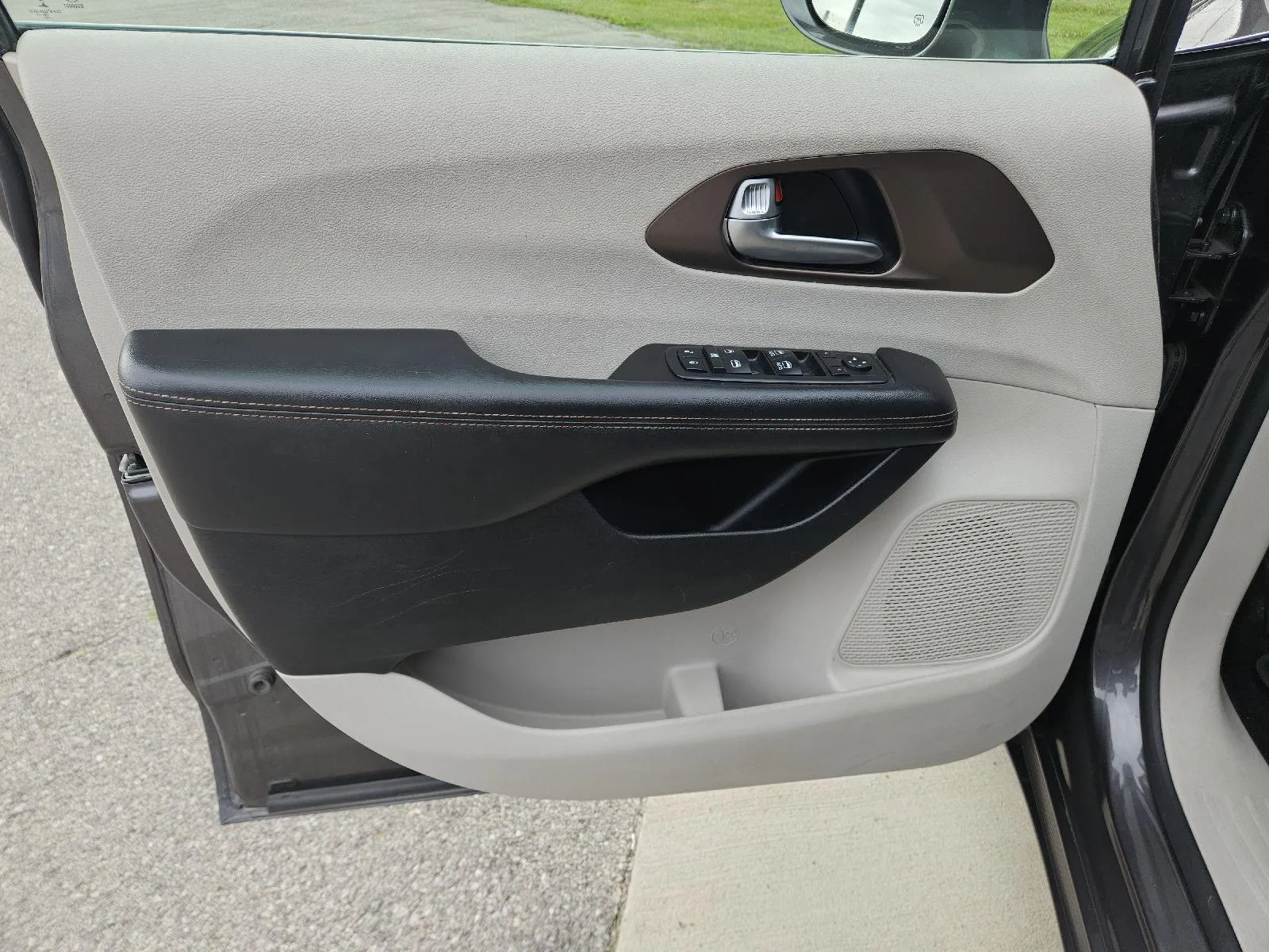2019 Chrysler Pacifica Touring L - Photo 11