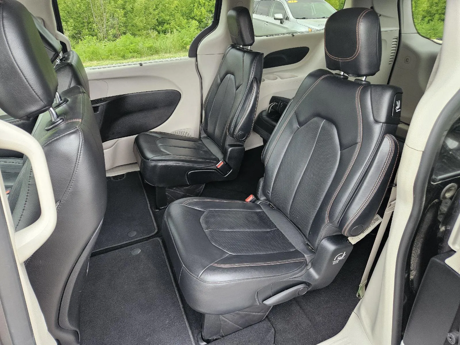 2019 Chrysler Pacifica Touring L - Photo 13